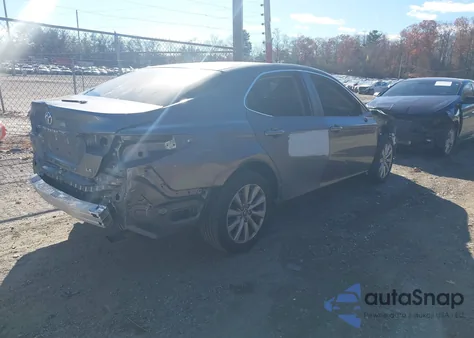 2018 Toyota Camry Le z USA, uszkodzony, nr VIN 4T1B11HK1JU556020